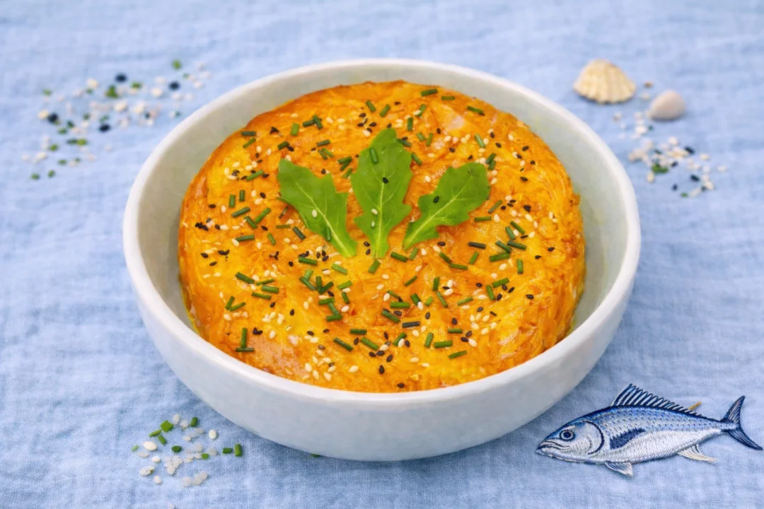 Pastel frío de salmón y atún