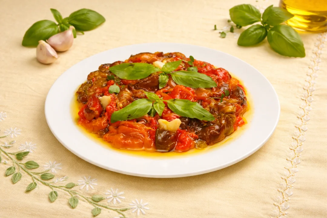 Pimientos al perfume de albahaca