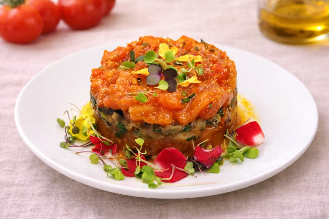 Tartar de tres tomates con anchoa